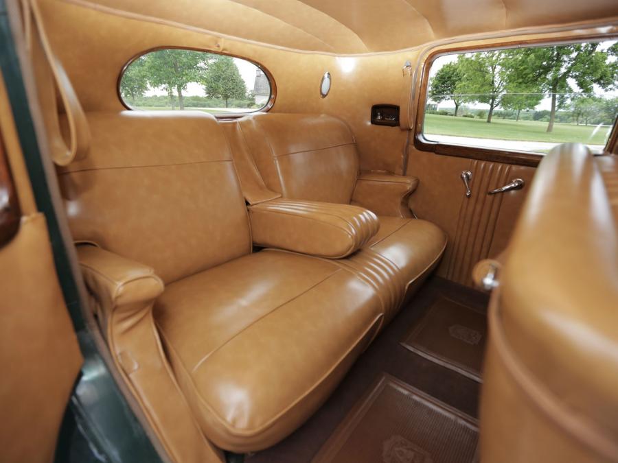  Packard Twelve Club Sedan 1936 года  (фото 38 из 39)